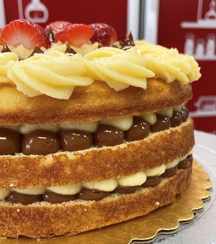 Pinonos 3 layer cake.jpg